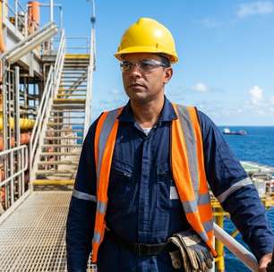 Quanto ganha um operador de plataforma de petróleo em 2026 e como funciona a escala de embarque que divide o mês entre mar e terra