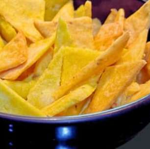 Doritos caseiro sem glúten: sabor e crocância, zero fritura