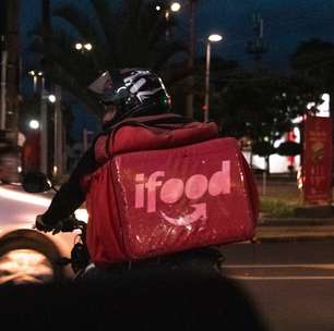 No 'corre' para sobreviver: a realidade dos entregadores de aplicativos no Brasil