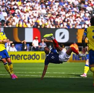 Olise encanta lendas da França e se aproxima de marca histórica na Copa