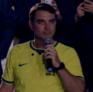 Flávio Bolsonaro vê risco de vitória política a Lula e pede aos EUA adiamento de tarifaço ao Brasil