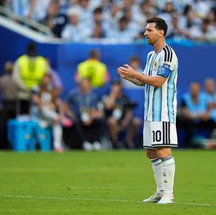 Resumo do dia: sexta de Copa tem tablet misterioso, substituição de goleiro e galo na cabeça de Messi