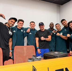 Jogadores do México devolvem R$ 5 milhões em relógios a youtuber; entenda