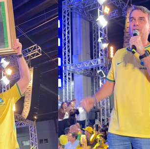 Flávio Bolsonaro diz em evento do PL que vai para os EUA 'defender o Pix'
