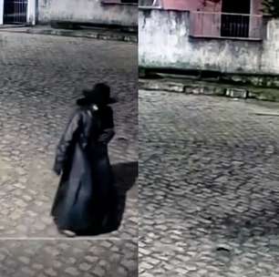 Homem fantasiado de 'Olhos Famintos' vai parar na delegacia após assustar moradores em Pernambuco