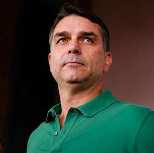 Flávio Bolsonaro ataca Lula após novo tarifaço: 'Biden brasileiro está ranzinza e se tornou perigo'