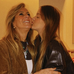 Rafa Justus e Ticiane Pinheiro celebram aniversário de Helô Pinheiro com looks em marrom