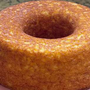 Bolo sem farinha de trigo com aquele gostinho tradicional da fazenda, fofinho e úmido