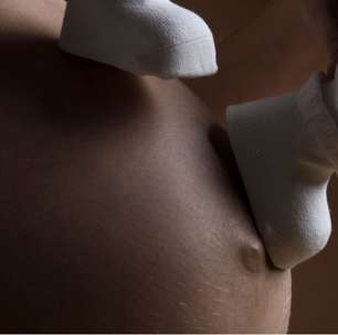 Quais os exames essenciais no acompanhamento pré-natal para prevenir o parto prematuro?