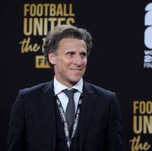 Diego Forlán é anunciado como novo técnico da seleção do Uruguai