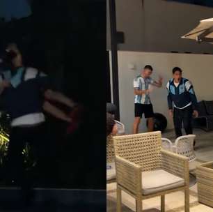 German Cano comemora gol da Argentina pulando na piscina