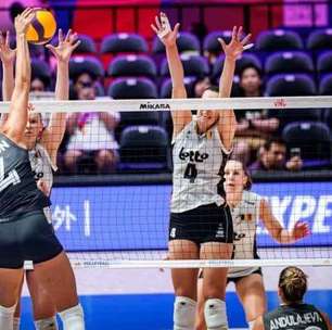 Canadá vence outra e se aproxima de classificação histórica