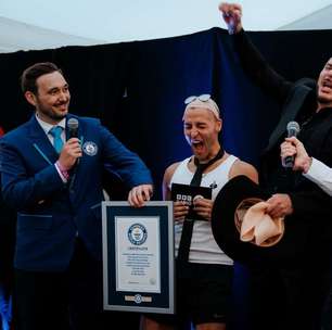 Pitbull entra para Guinness World Records após reunir o maior número de 'toucas de careca' em festival de Londres