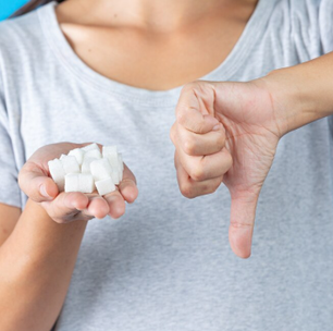 O que acontece com o corpo quando você corta o açúcar? Nutricionista explica as mudanças
