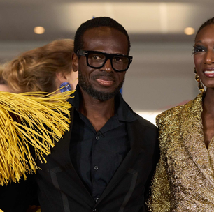 Alta-costura e o luxo da África: estilista Imane Ayissi dá entrevista exclusiva sobre sua trajetória na moda em Paris