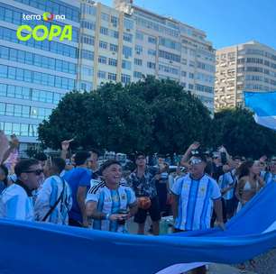 Torcida da Argentina 'pinta' Copacabana de azul e branco em festa antes de duelo com a Inglaterra