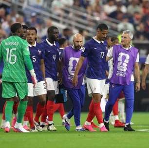 Saliba, da França, jogou a Copa do Mundo com uma fratura nas costas