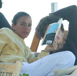 Lançado em 2017 e escrito por pastor e teólogo dos EUA: o livro provocativo e transformador sobre fé escolhido por Bruna Marquezine e Shawn Mendes em café da manhã na praia