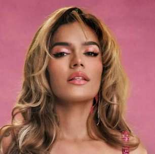 Karol G prega uma peça em melhor amiga ao dizer que fez parte de reality show romântico