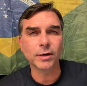 Flávio Bolsonaro chama Lula de 'Biden brasileiro' e o culpa por novo tarifaço: 'Se tornou um perigo'