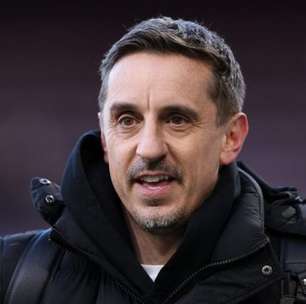Ídolo inglês volta a criticar zaga da Argentina: "Deveriam abraçar o Messi a cada minuto"