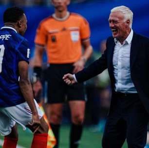 Mbappé homenageia Deschamps antes de "última dança"