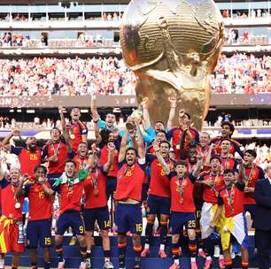 Espanha tem bandeiras diferentes? Entenda por que jogadores celebraram o título com símbolos regionais