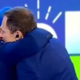 Tiago Leifert reage após vidente prever ao vivo sua saída do SBT: 'Vou ficar aqui'
