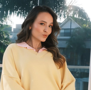 Larissa Manoela acerta com combinação nada óbvia de amarelo e rosa: 'Elle Woods estaria orgulhosa de mim'