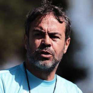 Atacante do Cruzeiro não viaja e negocia saída
