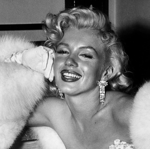 Encontrei na Shopee: o sapato de noiva que se inspira em Marilyn Monroe, um tamanco com pelúcia perfeito para o 'making off' no casamento