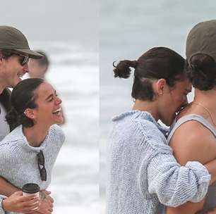 Parece comédia romântica da Netflix: essas 23 fotos de Bruna Marquezine e Shawn Mendes com um café e muitos beijos em dia nublado no Rio deixariam qualquer roteirista inspirado