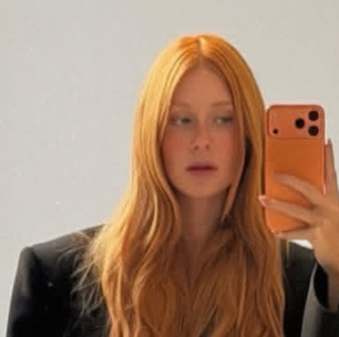 Marina Ruy Barbosa combina peças curingas com sapato verde em couro com efeito crocodilo da Chanel