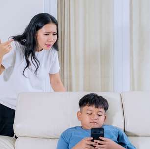 Na hora de desligar as telas começa a discussão? Especialistas explicam o que fazer
