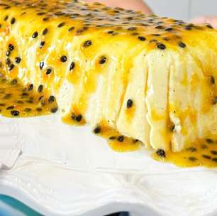 Mousse de corte de maracujá feito sem gelatina de um jeito simples para ficar super cremoso
