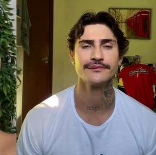 Influenciador 'Ken de CG' é internado após espremer espinha no rosto e faz alerta: 'Meu rosto ficou assim'