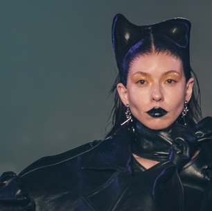 Maldito Paris estreia no Brasil com desfile impactante e penteados esculturais