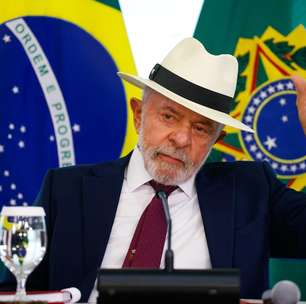 'Lulinha jura para mim todo dia que é inocente e eu acredito nele', diz Lula