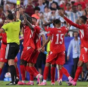 Fifa rebate acusação da IFAB sobre expulsão polêmica de Embolo na Copa