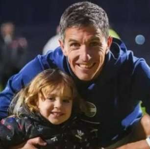 Filha de ex-Atlético solta 'pum' e interrompe entrevista; veja