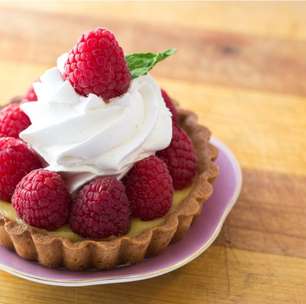 Entenda por que comer muito doce pode causar enjoo e tontura