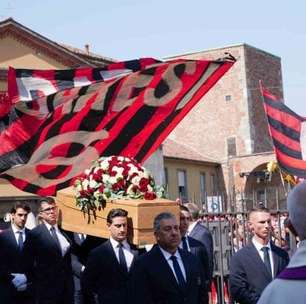 Milhares de torcedores do Milan se despedem de Baresi em funeral