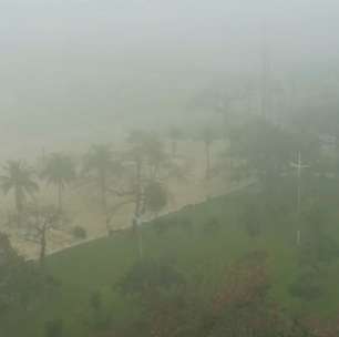 Nevoeiro cobre cidade e paralisa o Porto de Santos nesta quarta-feira