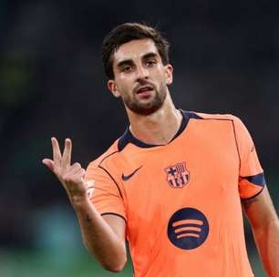 PSG chega a acordo com Ferran Torres, mas ainda precisa negociar com Barcelona
