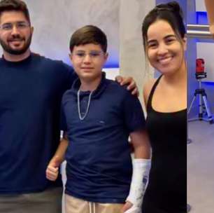 Menino de 11 anos que perdeu a perna em ataque de tubarão dá primeiros passos com nova prótese