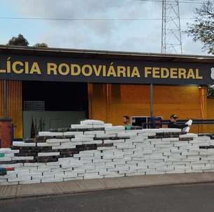 PRF apreende cerca de duas toneladas de maconha escondidas em carga de melancias na BR-386