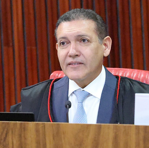 Nunes Marques manda restabelecer filiação de Flávio Bolsonaro ao PL e exclusão de vínculo com o Missão