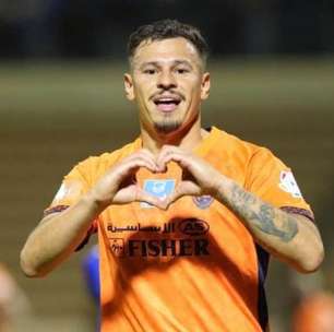Hugo Moura estreia no futebol saudita com gol pelo Al Fayha