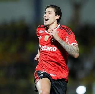 Roberto Assaf: Flamengo, em noite de lua cheia, faz cinco no Maião