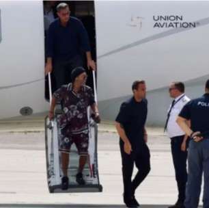 Ronaldinho Gaúcho desembarca na Itália para voltar ao futebol